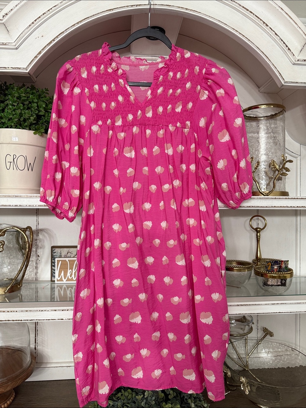 Women’s Medium Pink Puff Sleeve Smocked Yoke Dress